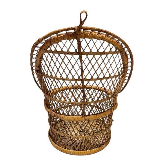 Vintage 70’s Rattan Peacock Chair Plant Pot - Picture 2 of 6